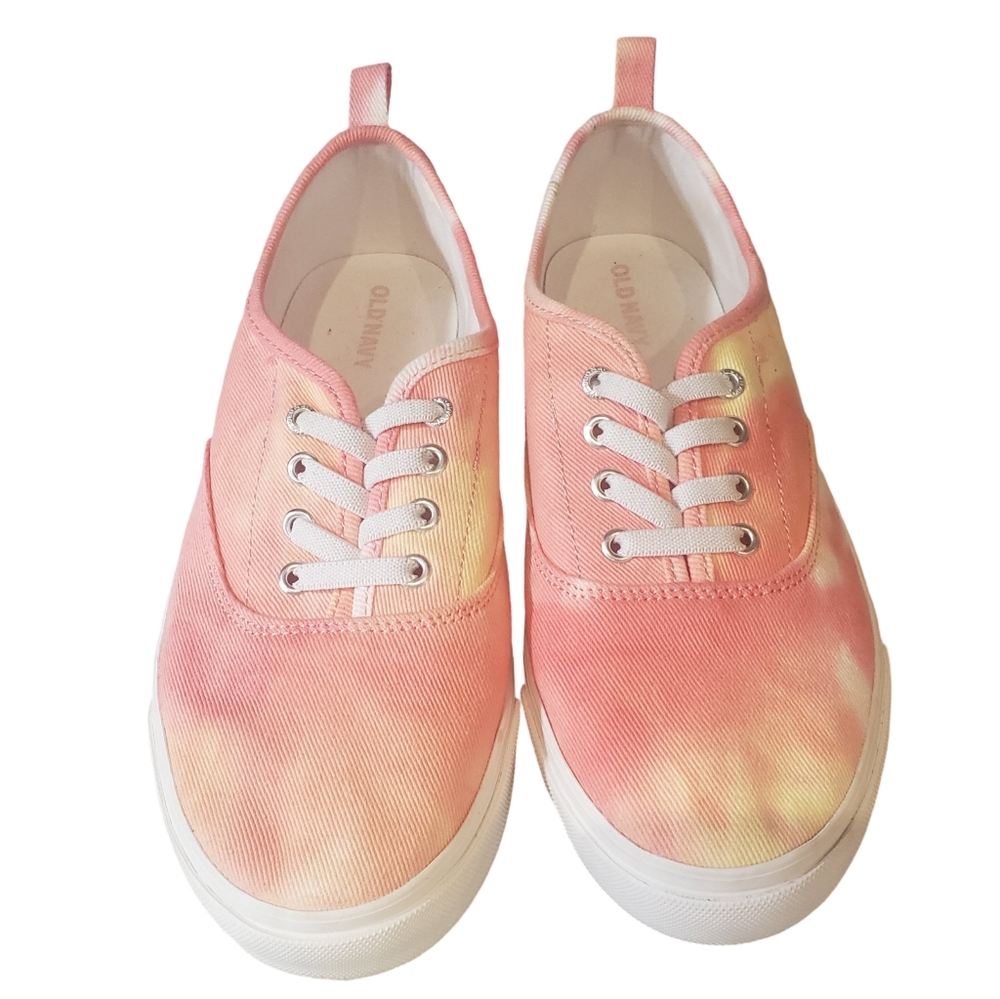 Old Navy sneakers in size 7